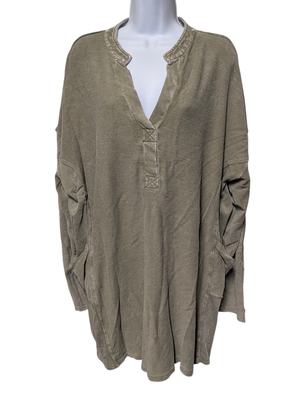 Easel Los Angeles Olive  Oversize Pullover Shirt Medium.